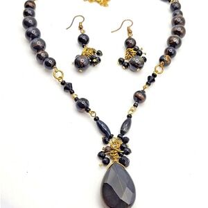 Vtg Tiger's Eye and Black Glass Beads Brasstone Earrings and Necklace Set Maya's